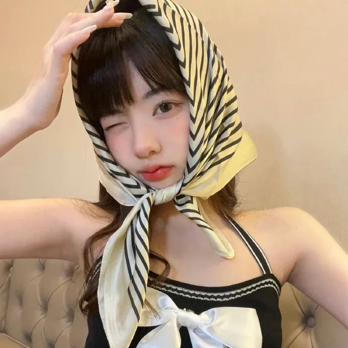 艇里春色封面